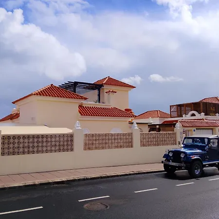 فيلة El Bucanero